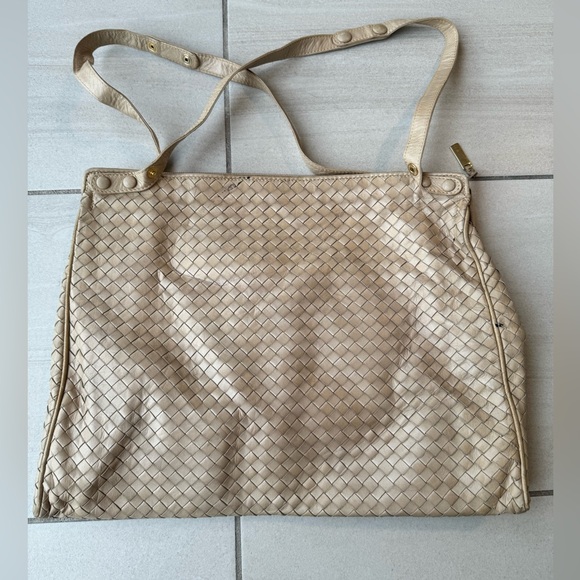 Charles Jourdan Handbags - Vintage Charles Jourdan Tan Woven Shoulder Bag